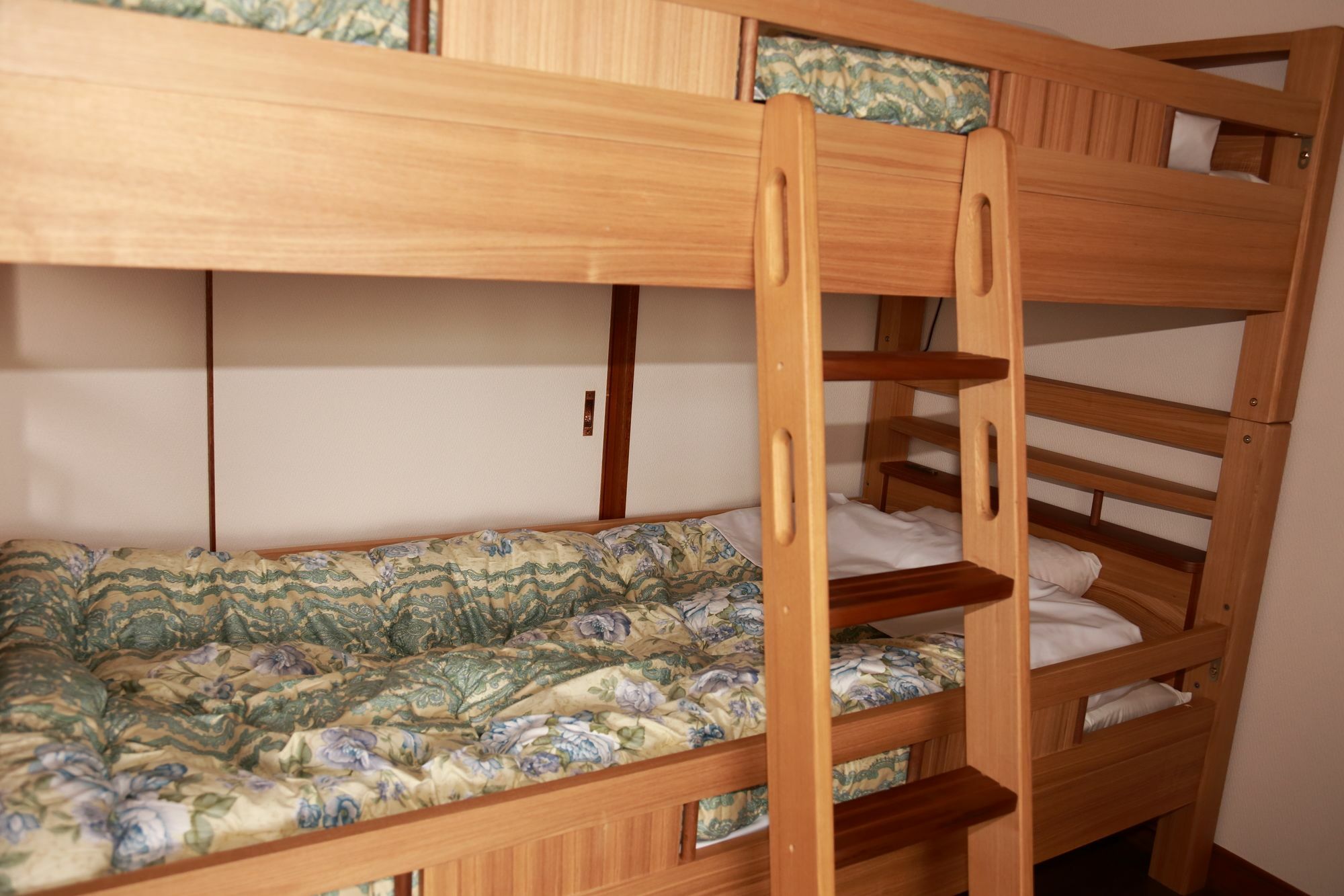 Guest House Fun Osaka Bagian luar foto