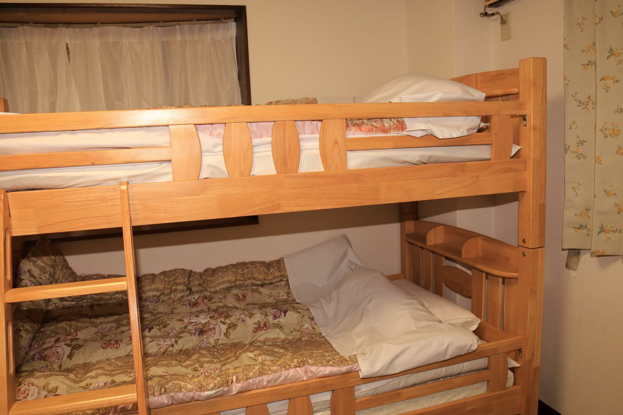Guest House Fun Osaka Bagian luar foto