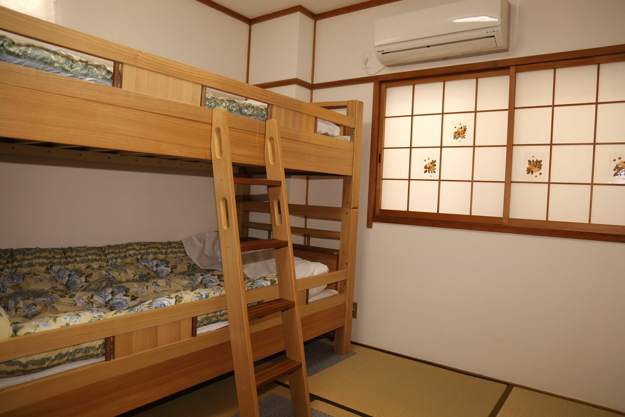Guest House Fun Osaka Bagian luar foto